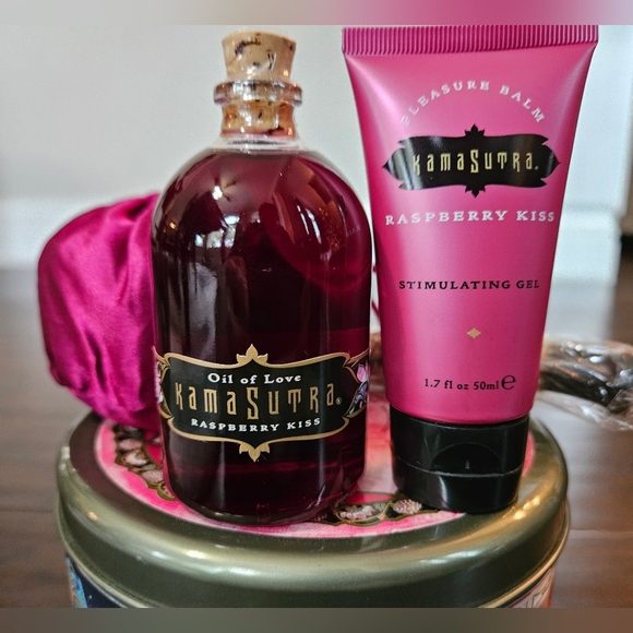 KAMASUTRA Raspberry Kiss Gift Set - Picture 6 of 6